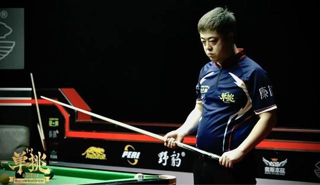 球员们通过 球员们通过