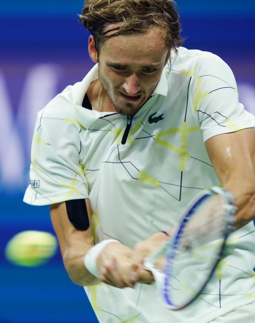 贯性要求极 贯性要求极